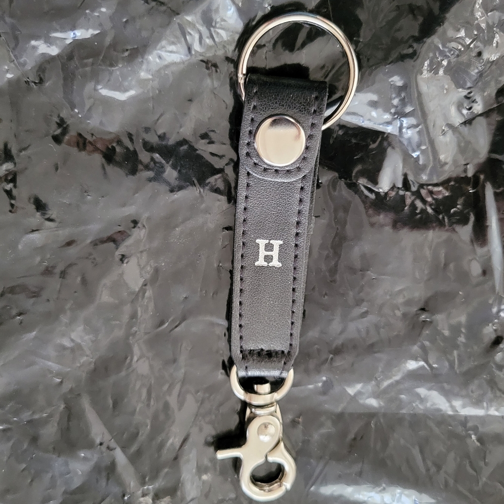 🌺6 for $25 bundle Black leather Keychain & silver